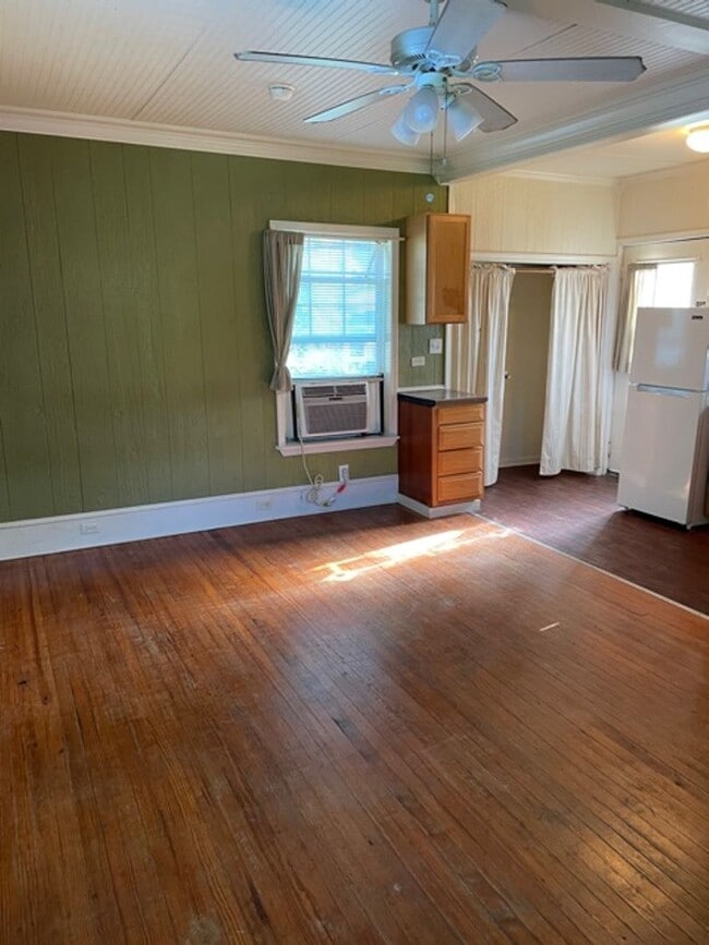 Building Photo - Great Studio Apartment in Highland - All b...