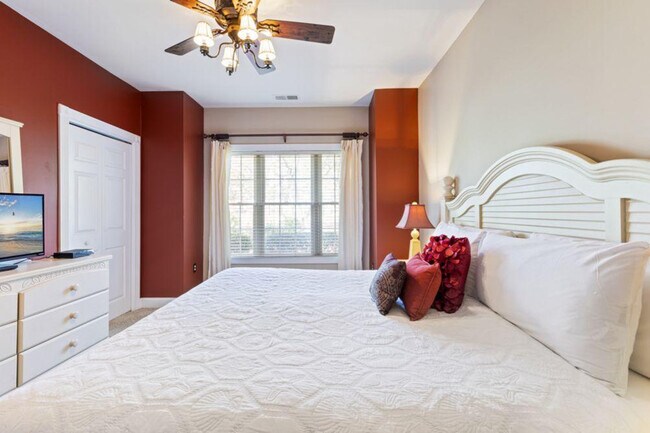 Building Photo - 4869 Magnolia Pointe Ln