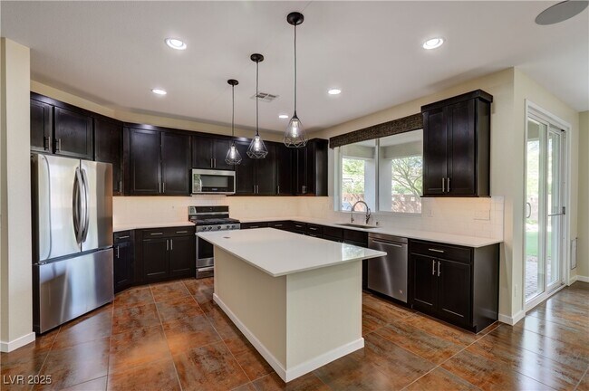 Building Photo - 7017 Pearl Hilltop Ct