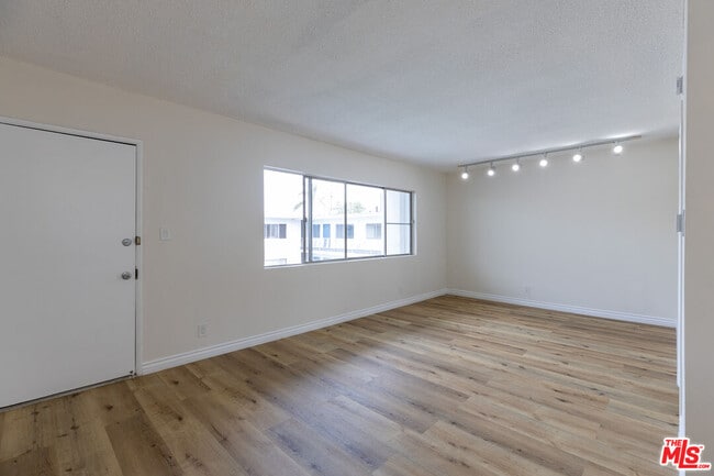 Building Photo - 1295 Federal Ave