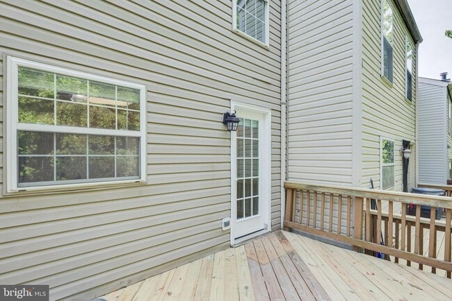 Building Photo - 1832 Tiger Lily Cir