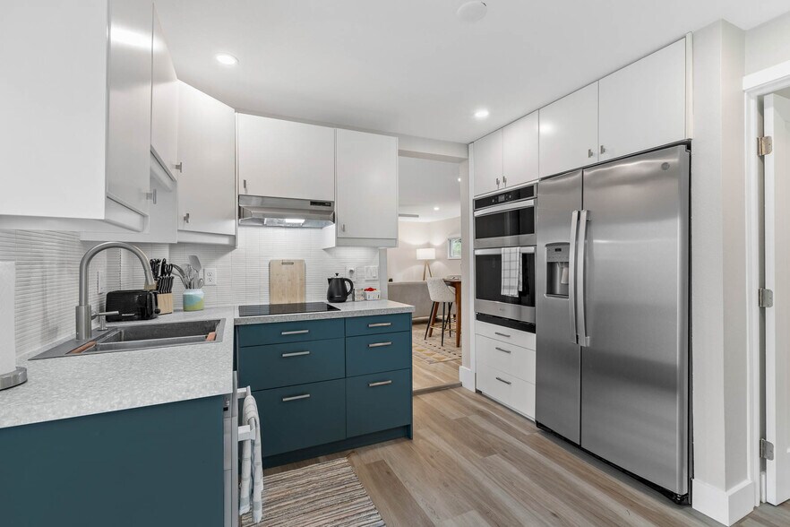 Building Photo - 228 E Harding St