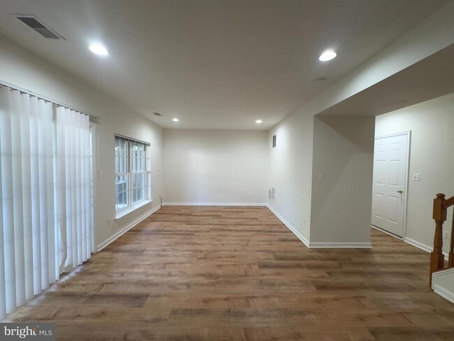 Building Photo - 24652 Kings Canyon Square