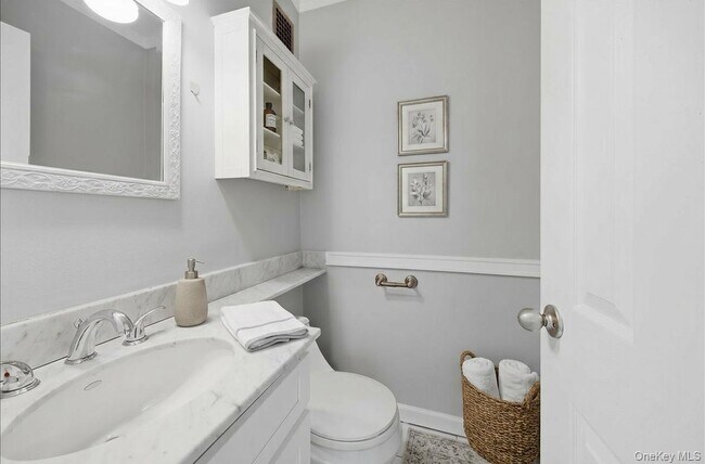 Building Photo - 30 Lake St