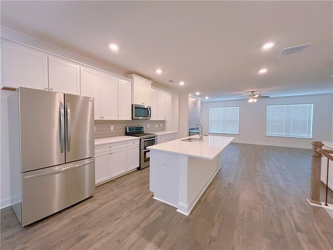 Building Photo - 1297 Ascot Ter