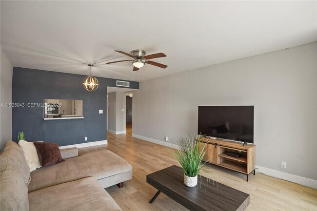 Building Photo - 777 S Federal Hwy