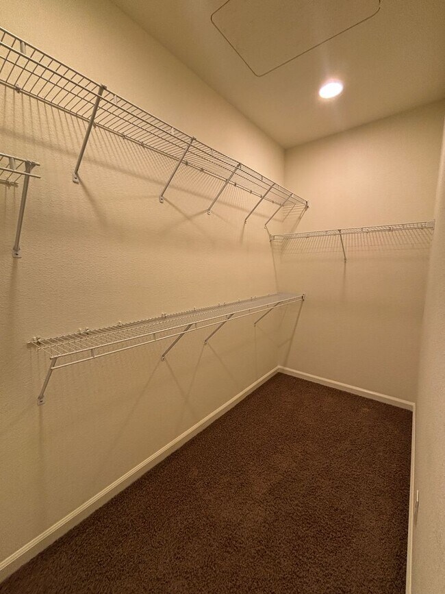Building Photo - West Roseville Solar! 3 Bedroom, Plus den/...