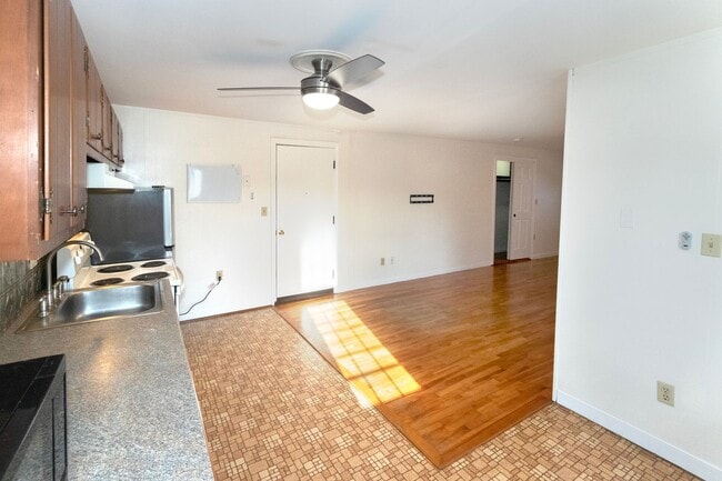 Building Photo - 174 Drew Rd