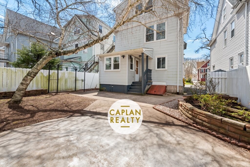 Building Photo - 631 Whalley Ave