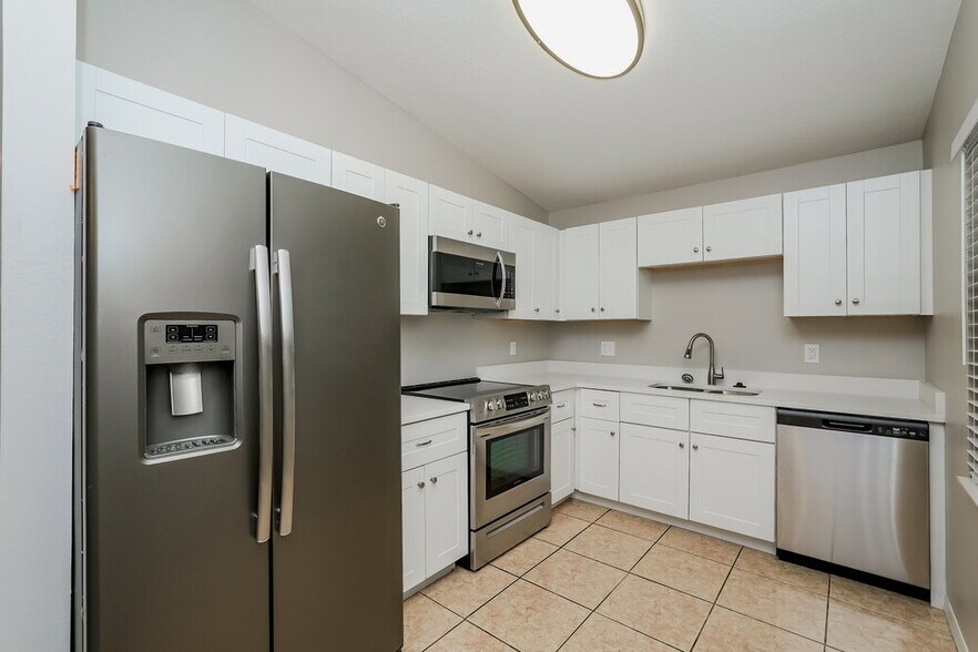 Building Photo - 1402 Thistledown Dr