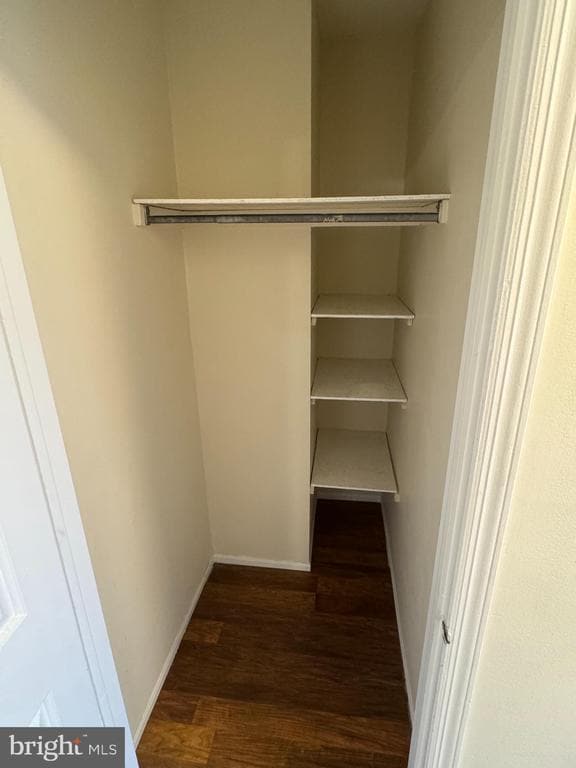 Building Photo - 204 Livingston Ct