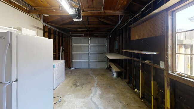 Building Photo - 5204 Rincon St