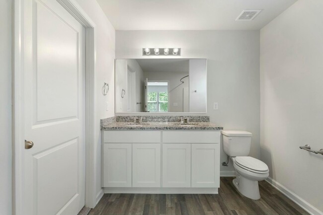 Building Photo - 610 Riverwalk Cir