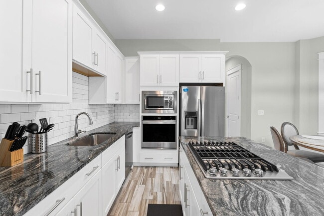 Building Photo - 21 Magical Pl