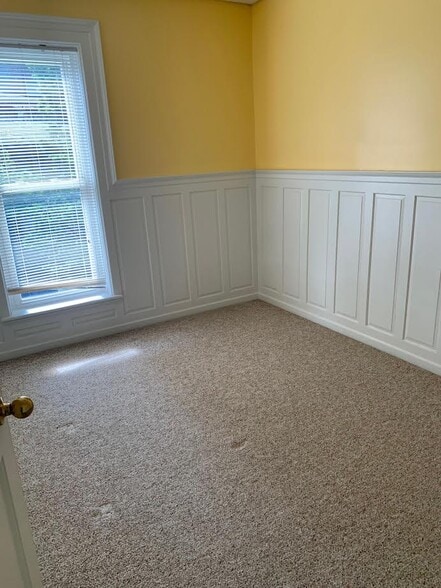 Building Photo - 928 W 3rd St