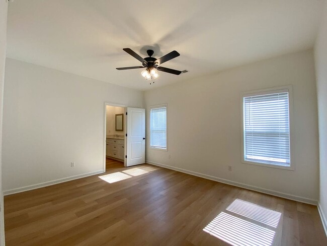 Building Photo - 4 bedroom, 2 bathroom near Brighton Middle...