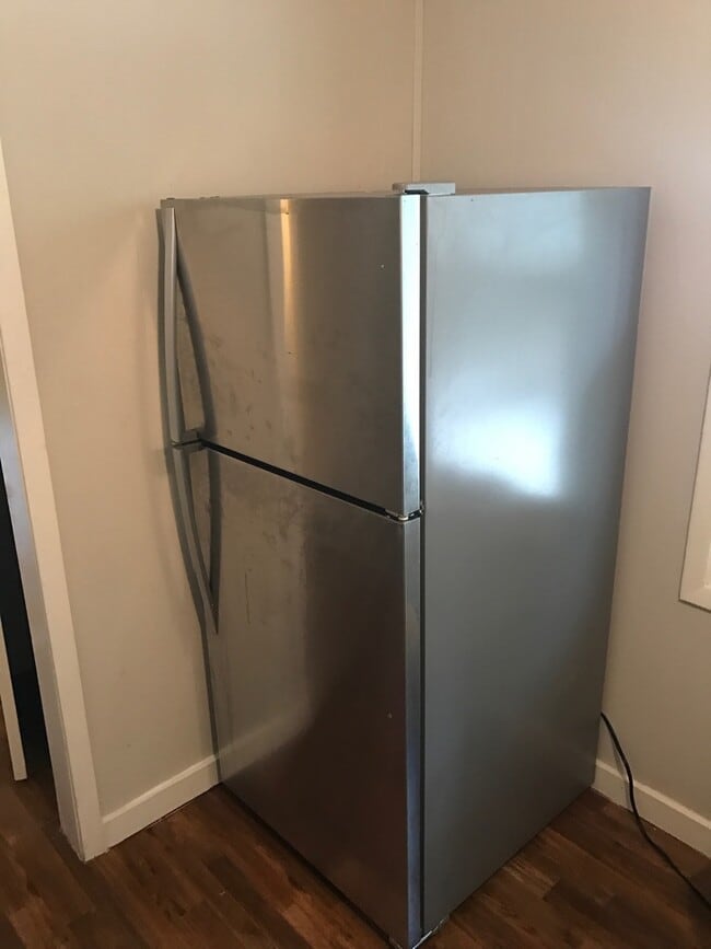 Building Photo - 4 Bed, 2 Bath Near UOM