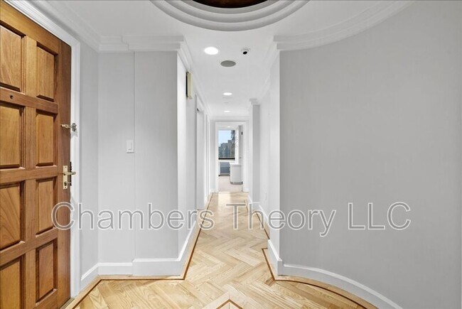 Building Photo - 1530 Key Blvd