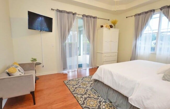 Building Photo - ***MOTIVATED LANDLORD***WONDERFUL ANNUAL 3...