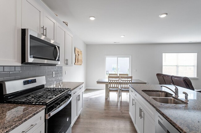 Building Photo - Spacious 5 BR for Rent in Wendall-Availabl...
