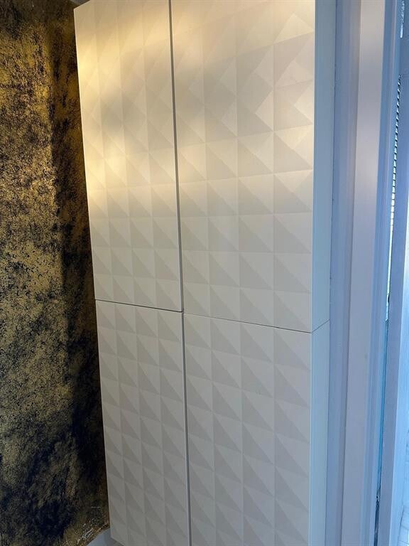 Building Photo - 7601 E Treasure Dr