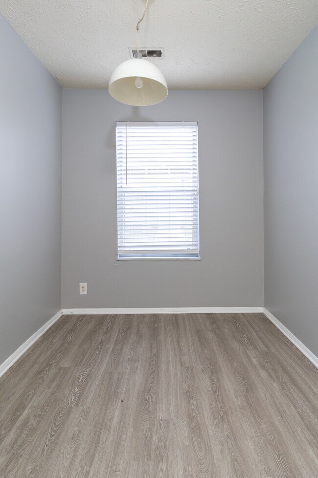 Building Photo - 9157 Cedarpark Ln NW