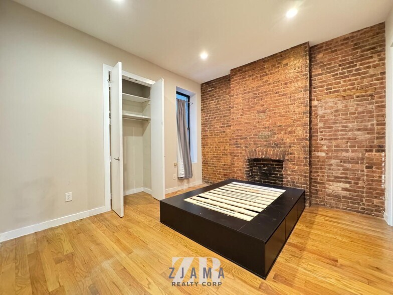 Building Photo - 354 Myrtle Ave