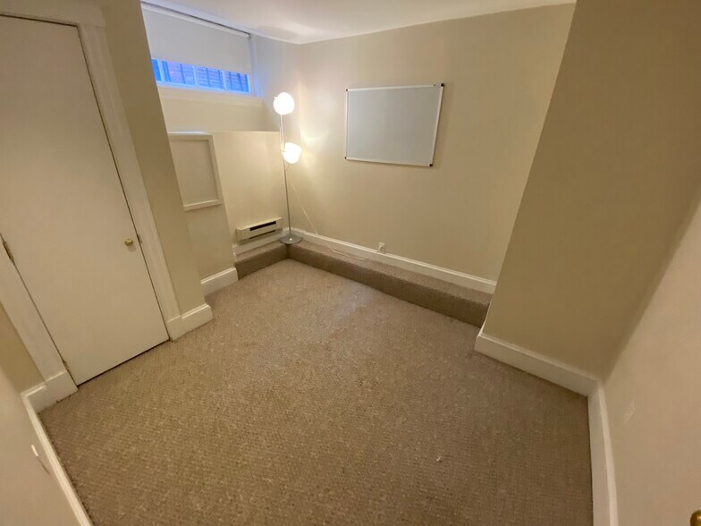 Building Photo - 16 Cedar Lane Way