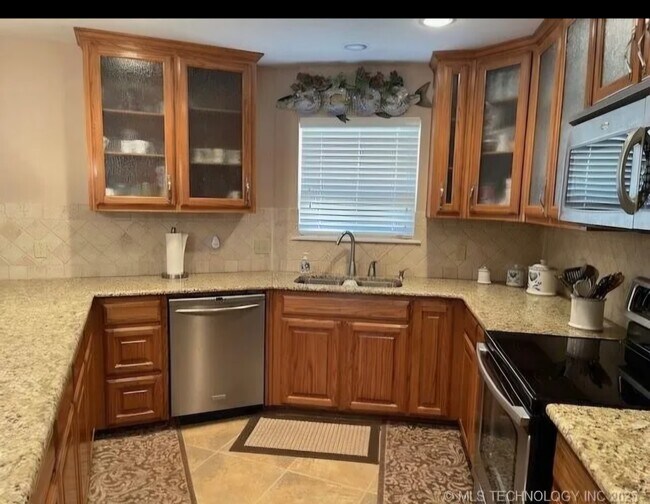 Building Photo - 8565 Lorene St