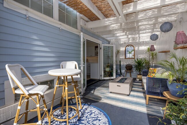 Building Photo - Ocean View Leucadia Townhome | Walk to Bea...