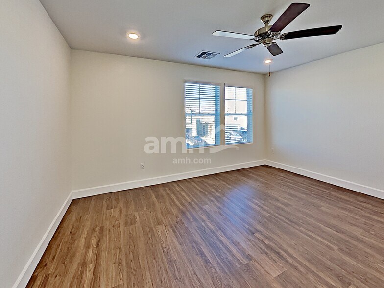 Building Photo - 8128 Inhibition Ct
