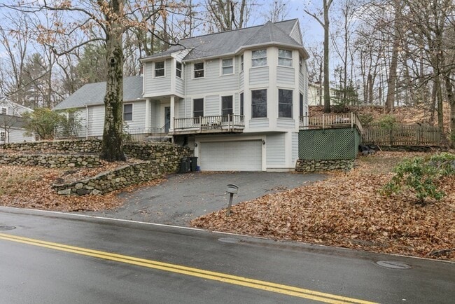 Primary Photo - 74 Burlington St