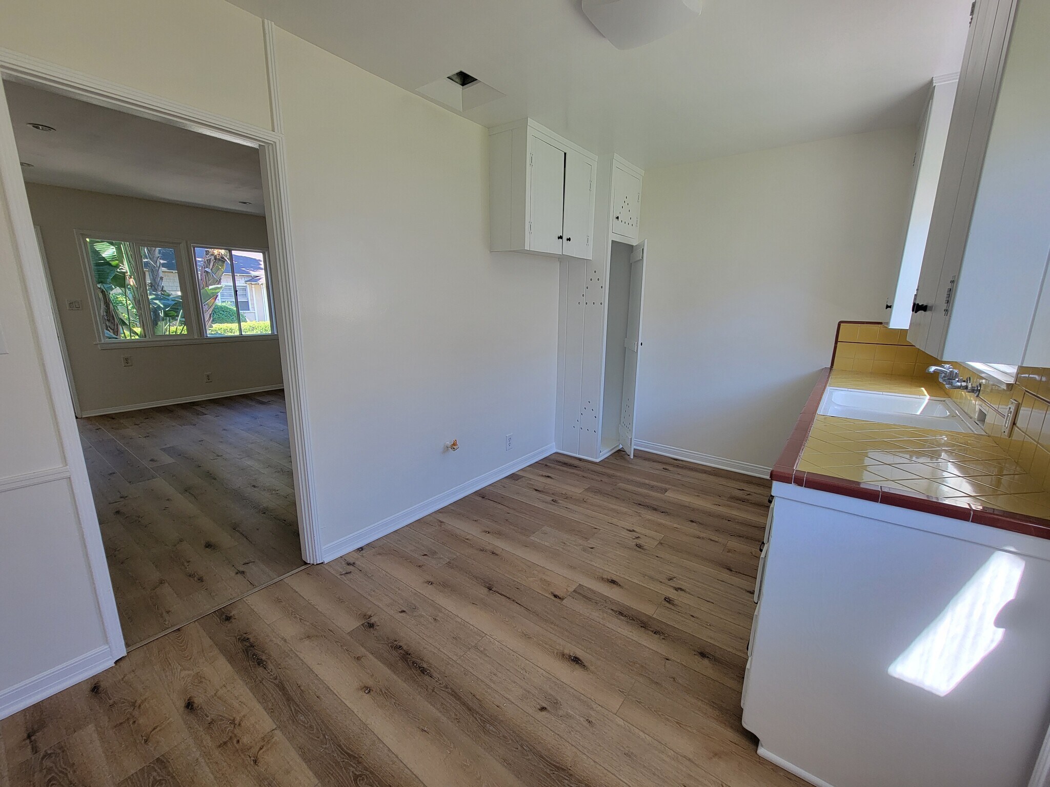 Building Photo - 13626 Leadwell St