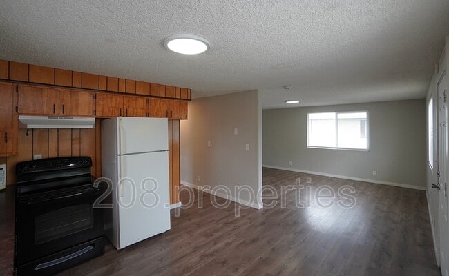 Building Photo - 315 Ivy St