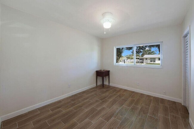 Building Photo - 710 Cayuga St