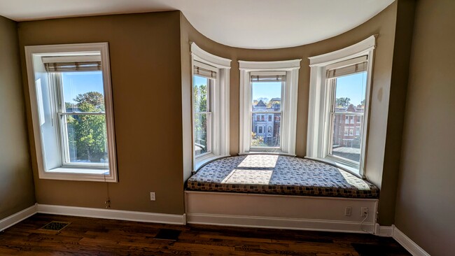 Bedroom 2/Multipurpose with Platform - 614 Maryland Ave NE