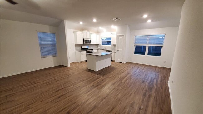 Building Photo - 120 Konik Rd