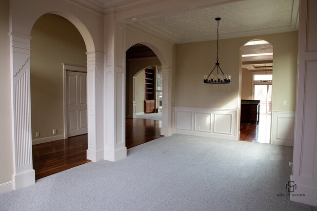 Building Photo - 20375 NE Lakeside Dr
