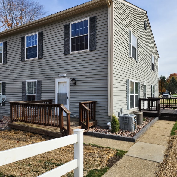 Building Photo - 1332 Hibbard Dr