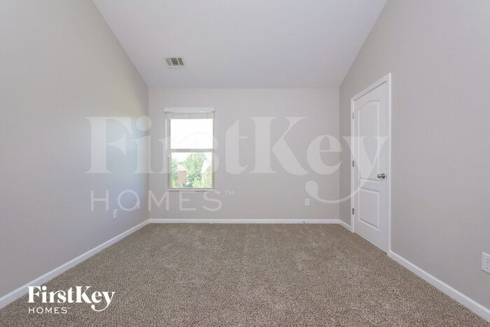 Building Photo - 4366 Rainer Dr
