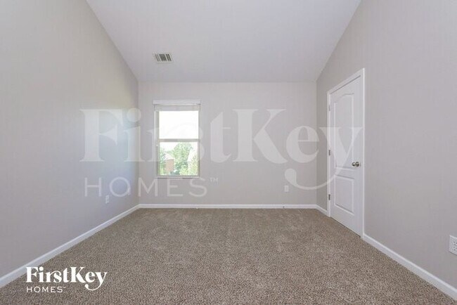 Building Photo - 4366 Rainer Dr