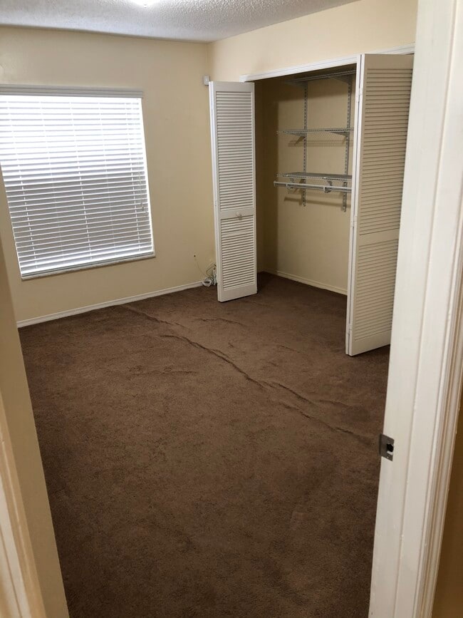 Building Photo - 941 Vista Palma Way