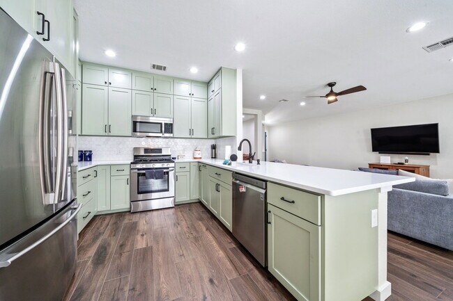 Building Photo - 8809 Corran Ferry Dr