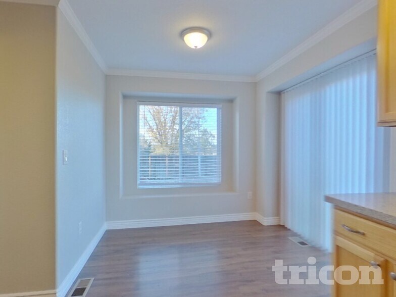 Building Photo - 6475 Old Divide Trail