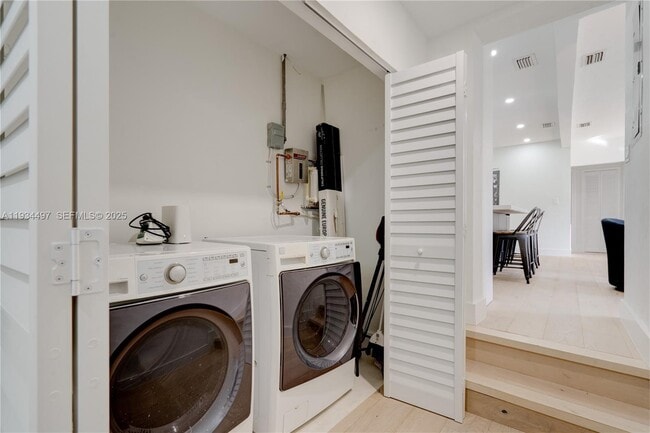 Building Photo - 347 NE 110th St