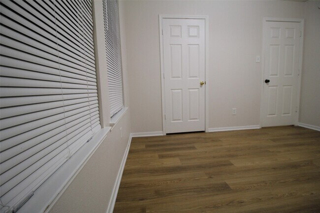 Building Photo - 21123 Sprouse Cir