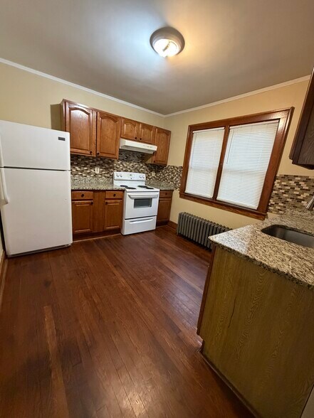 Kitchen - 23 Harbison Ave