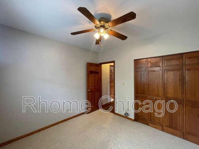Building Photo - 519 W Parkside Dr