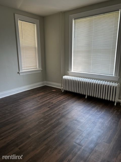 Building Photo - 3 br, 1 bath Triplex - 1104 N 5th St