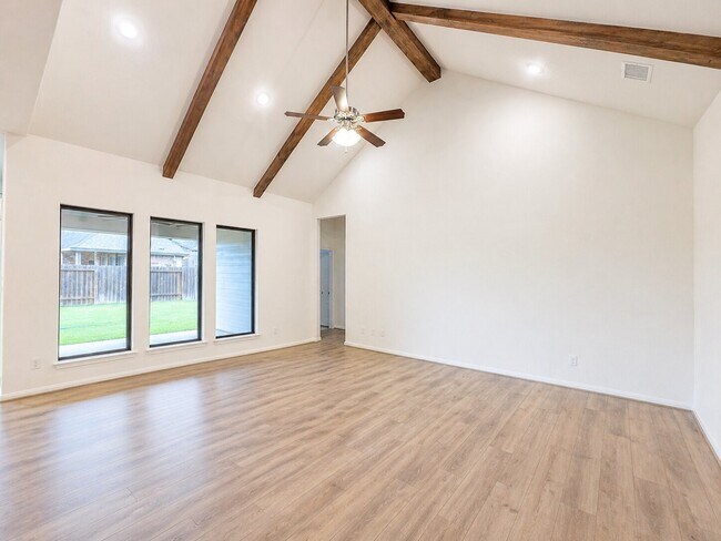 Building Photo - 31630 Zoe Pt